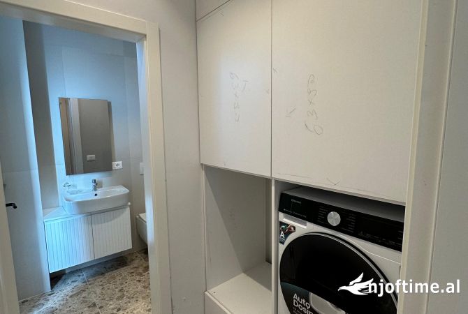 Shtepi me qera Vila Luksoze ne Tirane, 3+1, Mobilimi E mobiluar, Pagesa 3,000  Euro.