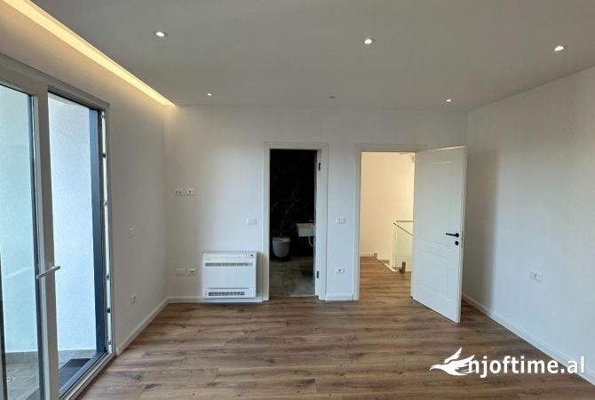 Shtepi me qera Apartament ne Tirane, 4+1, Mobilimi E mobiluar, Pagesa 3,000  Euro.