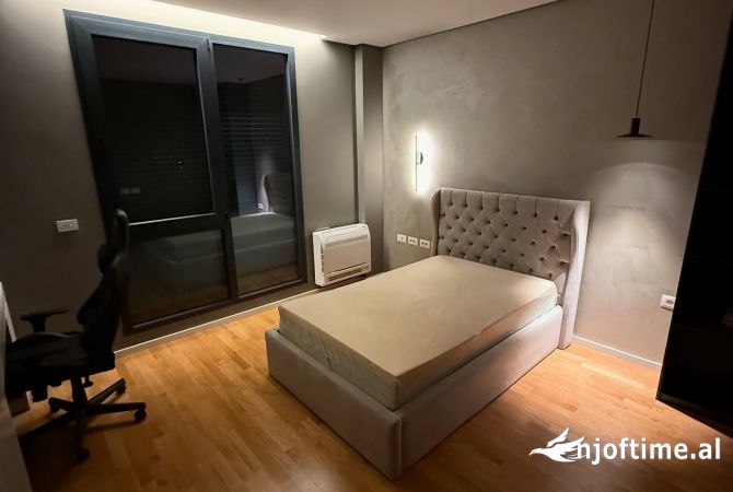 Shtepi ne shitje Apartament ne Tirane, 3+1, Mobilimi E mobiluar, Pagesa 416,000  Euro.