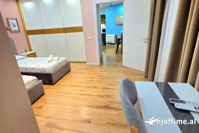 Shtepi me qera Apartament ne Tirane, 2+1, Mobilimi E mobiluar, Pagesa 900  Euro.