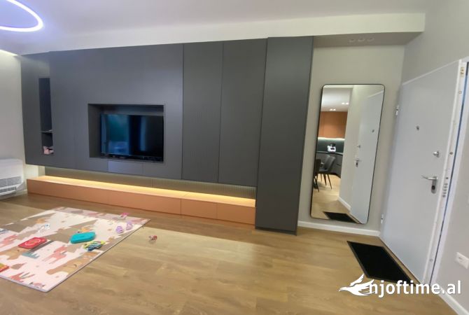 Shtepi me qera Apartament ne Tirane, 2+1, Mobilimi E mobiluar, Pagesa 900  Euro.