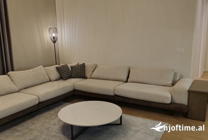 Shtepi me qera 2+1 ne Tirane - 1,000 Euro