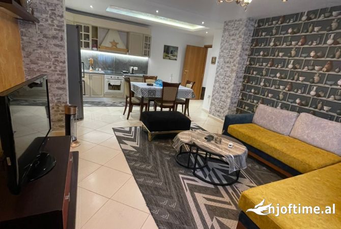 Shtepi me qera 2+1 ne Tirane - 1,000 Euro