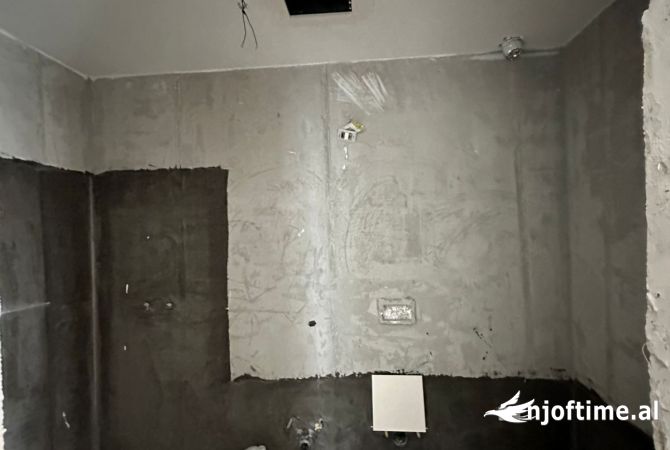 Apartment for sale in Tirana 3+1, Emty