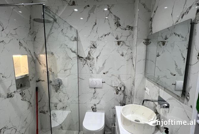 Shtepi me qera Apartament ne Tirane, 1+1, Mobilimi E mobiluar, Pagesa 700  Euro.