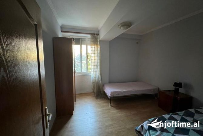 Shtepi me qera Apartament ne Tirane, 3+1, Mobilimi E mobiluar, Pagesa 600  Euro.