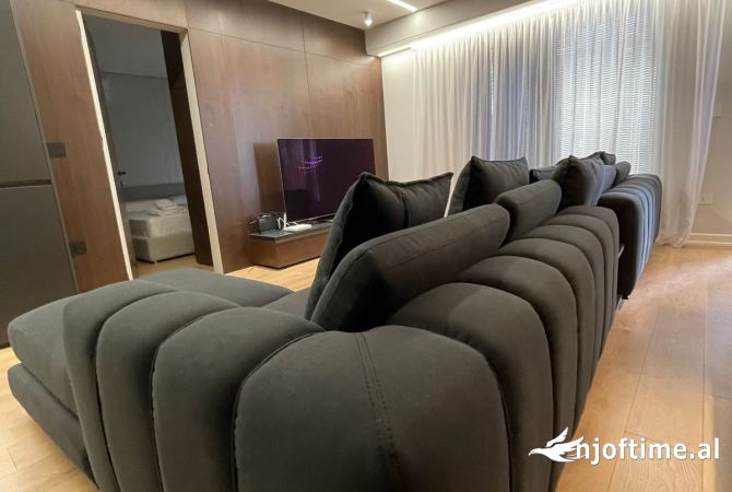Shtepi ne shitje Duplex(shtepi me 2 kate) ne Tirane, 3+1, Mobilimi E mobiluar, Pagesa 443,500  Euro.