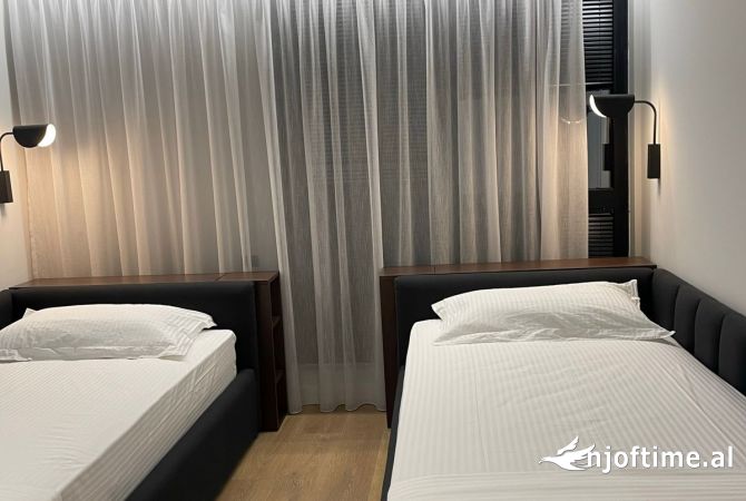 Shtepi ne shitje Duplex(shtepi me 2 kate) ne Tirane, 3+1, Mobilimi E mobiluar, Pagesa 443,500  Euro.