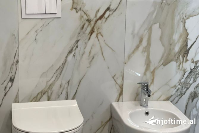 Shtepi ne shitje Duplex(shtepi me 2 kate) ne Tirane, 3+1, Mobilimi E mobiluar, Pagesa 443,500  Euro.