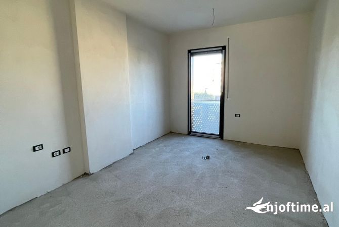 Apartment for sale in Tirana 3+1, Emty