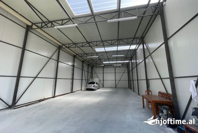 Ambient biznesi me qera 4+1 ne Tirane - 1,000 Euro