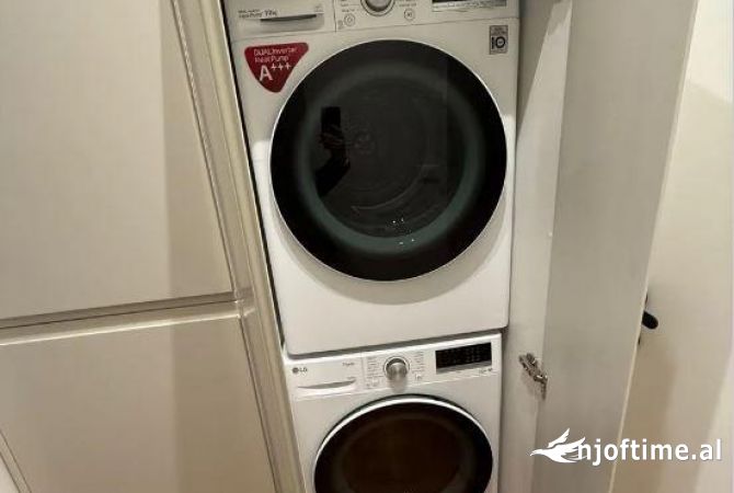 Shtepi ne shitje Apartament ne Tirane, 3+1, Mobilimi E mobiluar, Pagesa 416,000  Euro.