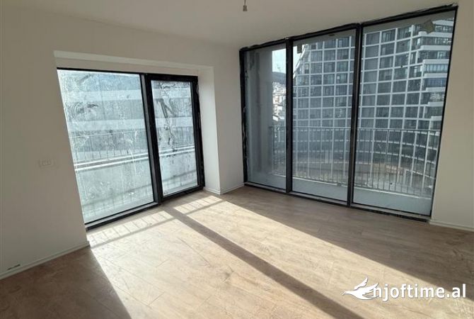 Ambient biznesi me qera 3+1 ne Tirane - 2,500 Euro