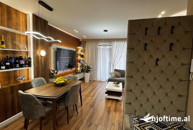 Shtepi ne shitje 2+1 ne Tirane - 215,000 Euro