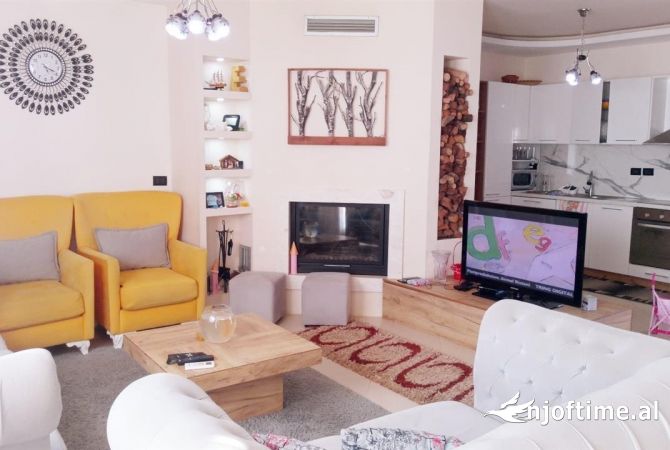 Shtepi ne shitje 4+1 ne Tirane - 370,000 Euro