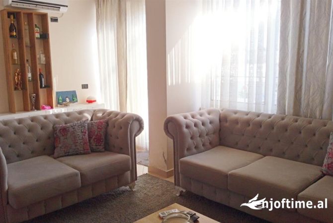 Shtepi ne shitje 4+1 ne Tirane - 370,000 Euro