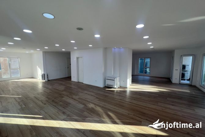 Ambient biznesi me qera 3+1 ne Tirane - 2,300 Euro