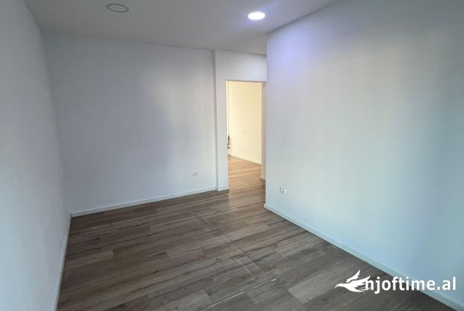 Ambient biznesi me qera 3+1 ne Tirane - 2,300 Euro
