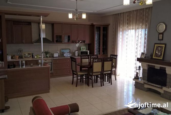 Casa in vendita 3+1 a Tirana - 365,000 Euro