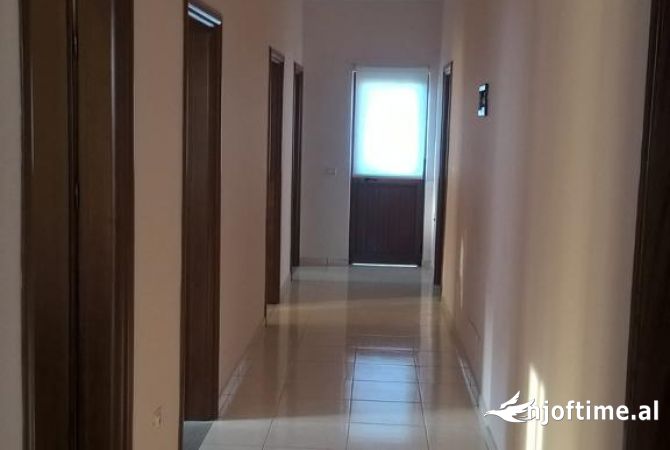 Shtepi ne shitje 3+1 ne Tirane - 365,000 Euro