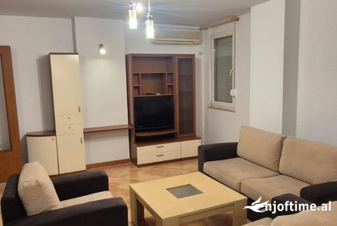 Shtepi me qera 3+1 ne Tirane - 1,100 Euro