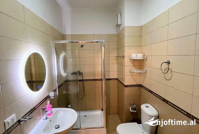 Shtepi me qera Apartament ne Tirane, 2+1, Mobilimi E mobiluar, Pagesa 1,200  Euro.