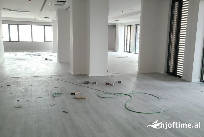 Ambient biznesi me qera 1+1 ne Tirane - 18,000 Euro