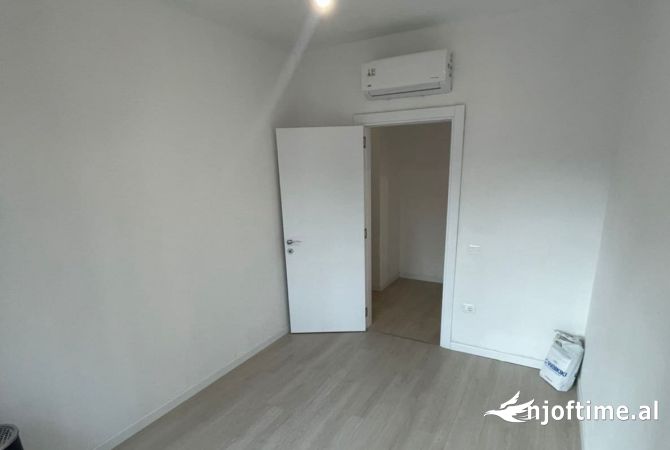 Ambient biznesi me qera 3+1 ne Tirane - 700 Euro