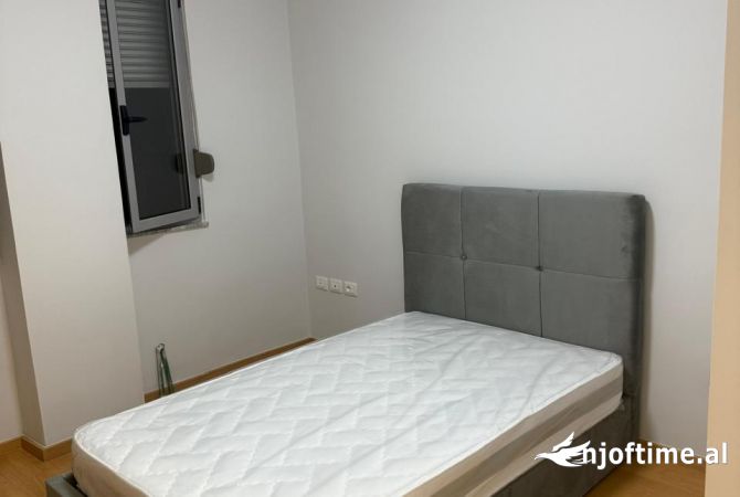 Shtepi me qera Apartament ne Tirane, 2+1, Mobilimi E mobiluar, Pagesa 600  Euro.