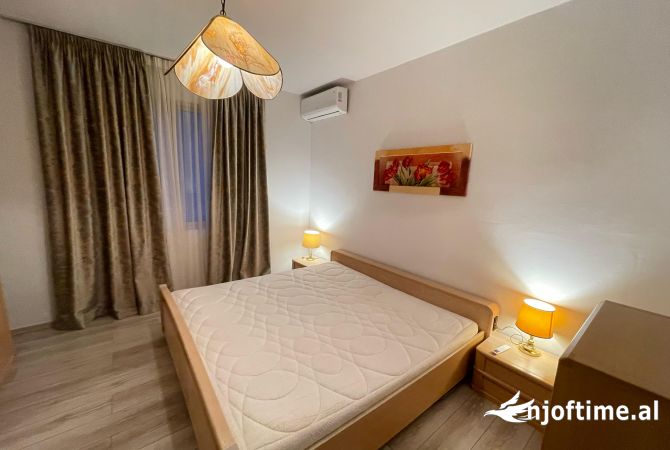 Shtepi ne shitje Apartament ne Tirane, 1+1, Mobilimi E mobiluar, Pagesa 180,000  Euro.