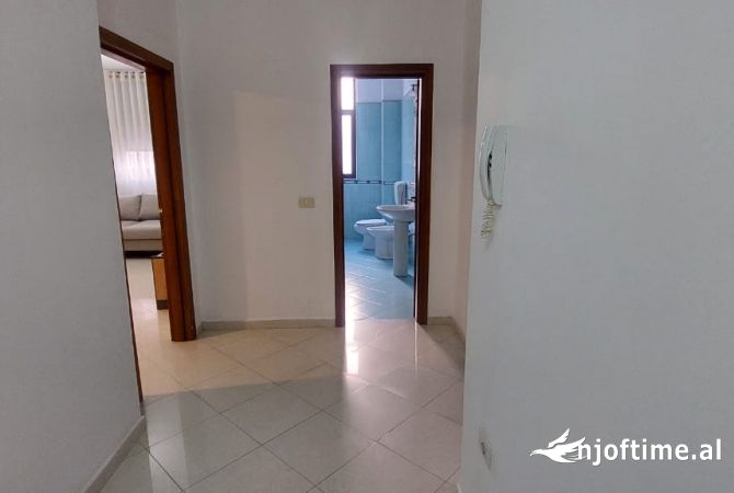 Shtepi me qera Apartament ne Tirane, 1+1, Mobilimi E mobiluar, Pagesa 500  Euro.