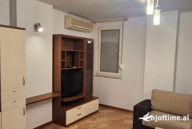 Shtepi me qera 3+1 ne Tirane - 1,100 Euro