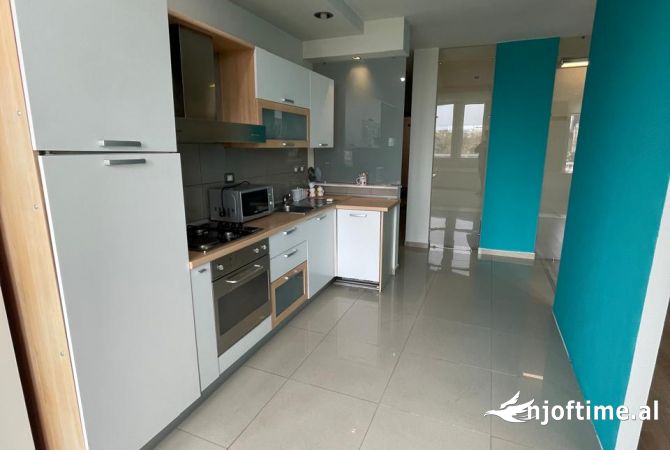 Shtepi me qera 2+1 ne Tirane - 1,200 Euro