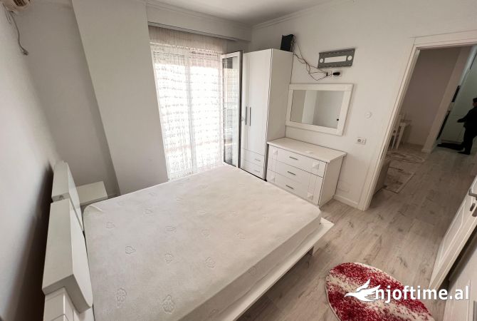 Shtepi me qera Apartament ne Tirane, 1+1, Mobilimi E mobiluar, Pagesa 500  Euro.