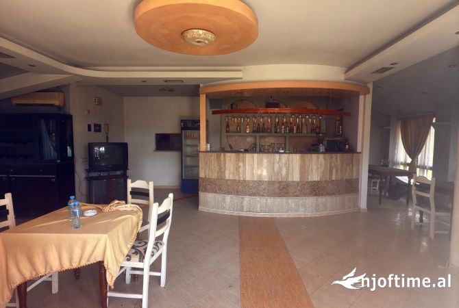 Ambient biznesi me qera 2+1 ne Tirane - 1,500 Euro