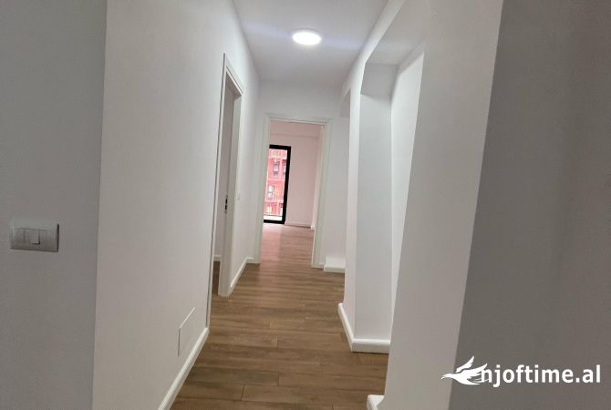 Ambient biznesi me qera 3+1 ne Tirane - 1,450 Euro