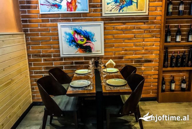 Ambient biznesi me qera 2+1 ne Tirane - 2,000 Euro