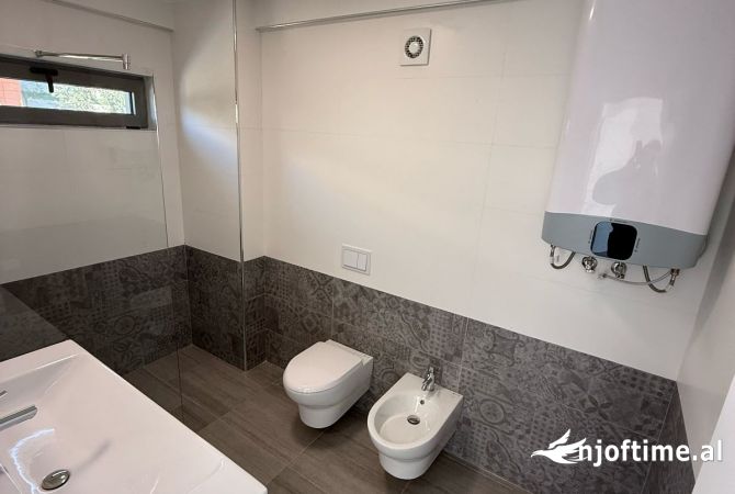 Shtepi me qera 3+1 ne Tirane - 2,000 Euro