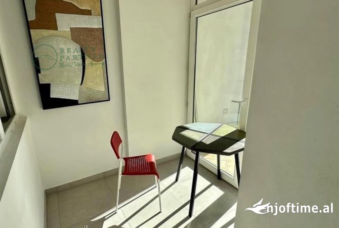 Ambient biznesi me qera 3+1 ne Tirane - 700 Euro