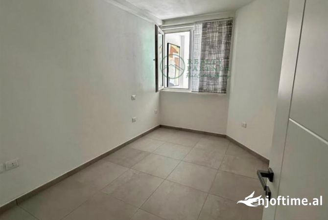 Ambient biznesi me qera 3+1 ne Tirane - 700 Euro