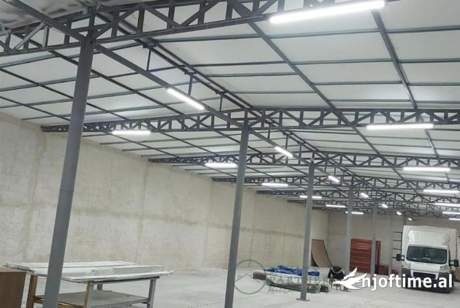 Ambient biznesi me qera 4+1 ne Tirane - 1,300 Euro