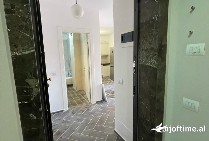Ambient biznesi me qera 3+1 ne Tirane - 900 Euro