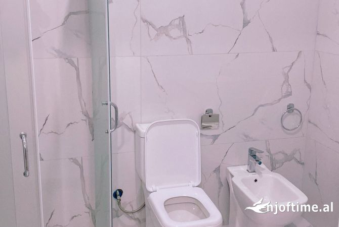 Shtepi me qera Apartament ne Tirane, 2+1, Mobilimi E mobiluar, Pagesa 500  Euro.