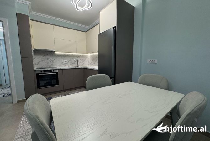 Shtepi me qera Apartament ne Tirane, 1+1, Mobilimi E mobiluar, Pagesa 800  Euro.