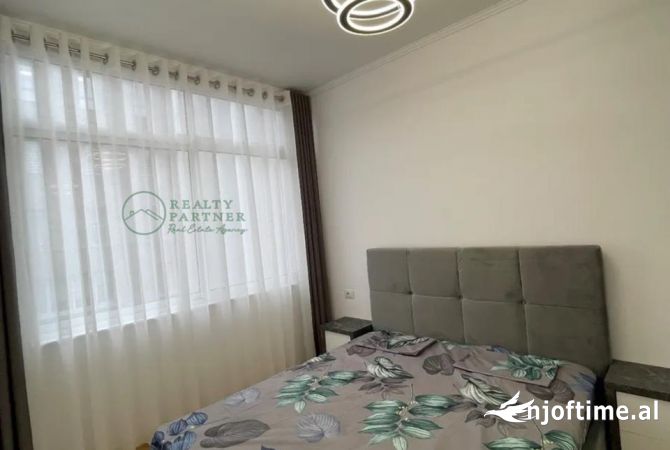Shtepi ne shitje Apartament ne Tirane, 2+1, Mobilimi E mobiluar, Pagesa 150,000  Euro.