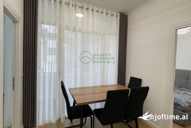 Shtepi ne shitje Apartament ne Tirane, 2+1, Mobilimi E mobiluar, Pagesa 150,000  Euro.