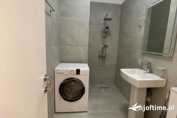 Shtepi ne shitje Apartament ne Tirane, 2+1, Mobilimi E mobiluar, Pagesa 150,000  Euro.