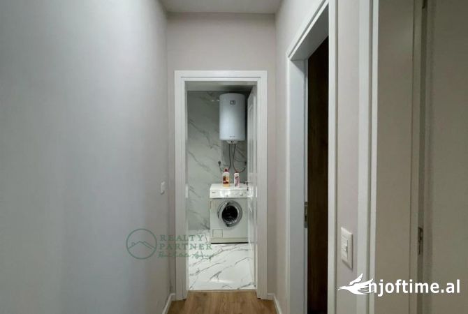 Shtepi ne shitje Apartament ne Tirane, 2+1, Mobilimi E mobiluar, Pagesa 200,000  Euro.