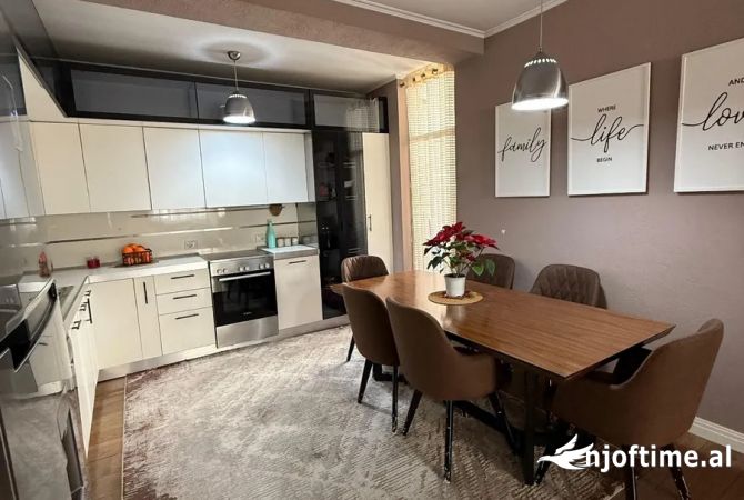 Shtepi ne shitje 3+1 ne Tirane - 310,000 Euro