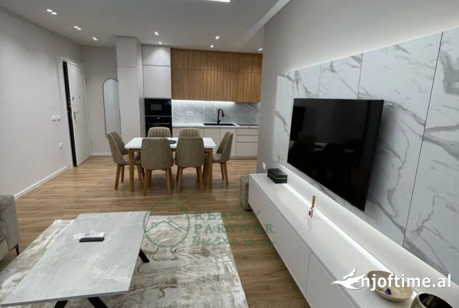 Shtepi me qera 2+1 ne Tirane - 800 Euro